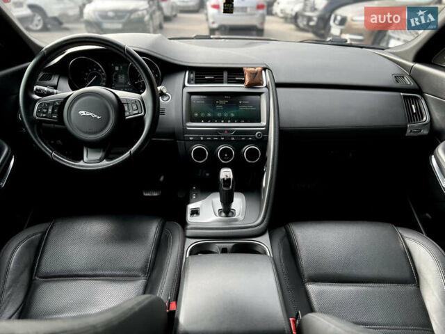Черный Ягуар E-Pace, объемом двигателя 2 л и пробегом 159 тыс. км за 19900 $, фото 8 на Automoto.ua