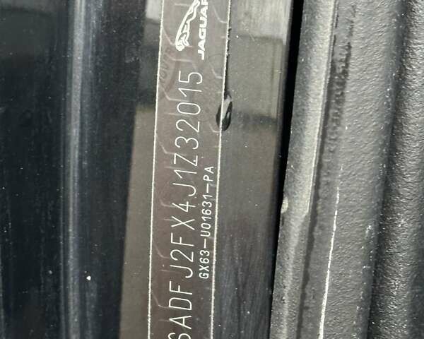 Черный Ягуар E-Pace, объемом двигателя 2 л и пробегом 186 тыс. км за 15900 $, фото 21 на Automoto.ua