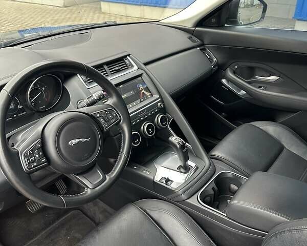 Черный Ягуар E-Pace, объемом двигателя 2 л и пробегом 186 тыс. км за 15900 $, фото 9 на Automoto.ua