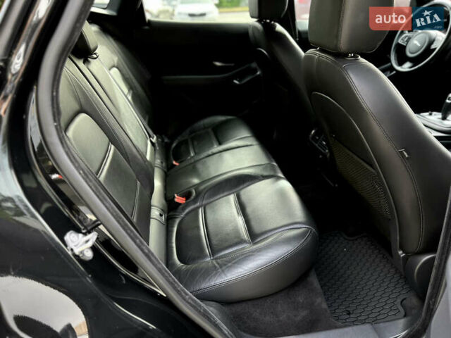 Черный Ягуар E-Pace, объемом двигателя 2 л и пробегом 159 тыс. км за 19900 $, фото 25 на Automoto.ua