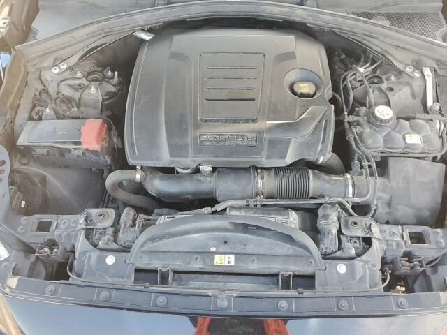 Черный Ягуар E-Pace, объемом двигателя 2 л и пробегом 208 тыс. км за 14300 $, фото 11 на Automoto.ua