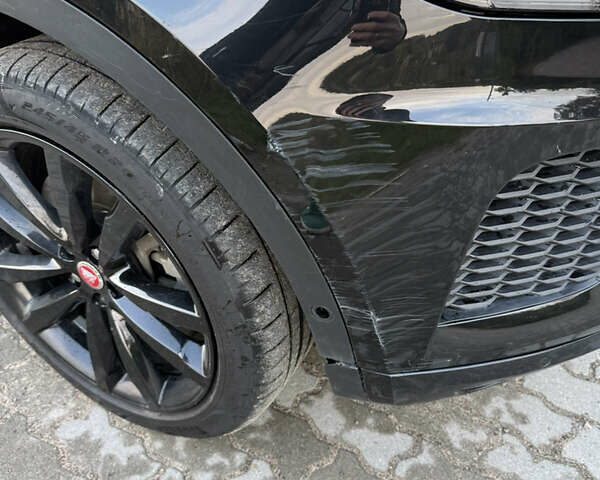 Черный Ягуар E-Pace, объемом двигателя 2 л и пробегом 117 тыс. км за 19500 $, фото 22 на Automoto.ua