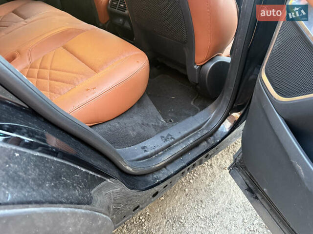 Черный Ягуар E-Pace, объемом двигателя 2 л и пробегом 18 тыс. км за 14300 $, фото 25 на Automoto.ua