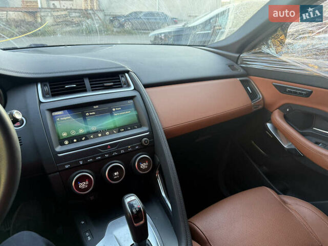 Черный Ягуар E-Pace, объемом двигателя 2 л и пробегом 18 тыс. км за 14300 $, фото 43 на Automoto.ua