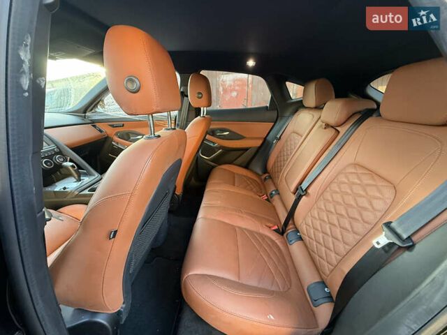 Черный Ягуар E-Pace, объемом двигателя 2 л и пробегом 18 тыс. км за 14300 $, фото 36 на Automoto.ua