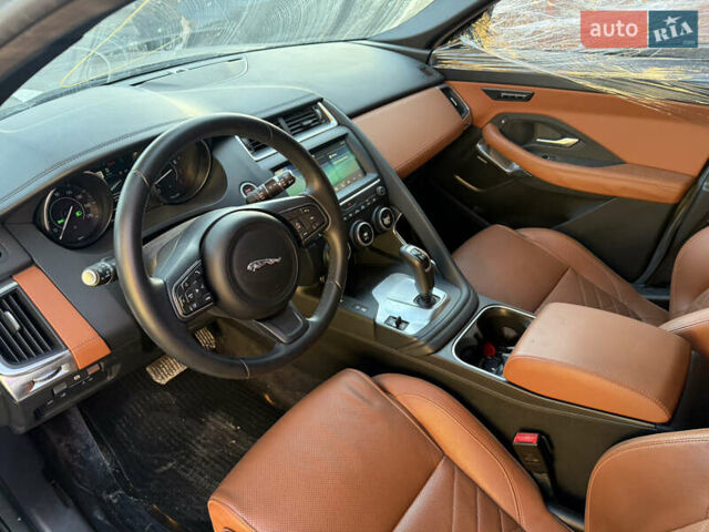 Черный Ягуар E-Pace, объемом двигателя 2 л и пробегом 18 тыс. км за 14300 $, фото 30 на Automoto.ua