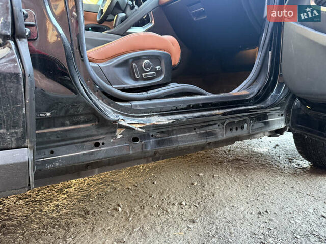 Черный Ягуар E-Pace, объемом двигателя 2 л и пробегом 18 тыс. км за 14300 $, фото 27 на Automoto.ua