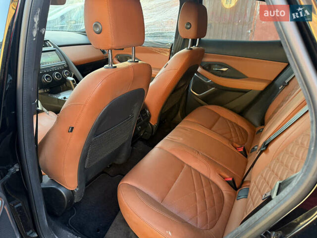 Черный Ягуар E-Pace, объемом двигателя 2 л и пробегом 18 тыс. км за 14300 $, фото 33 на Automoto.ua