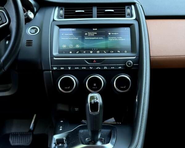 Черный Ягуар E-Pace, объемом двигателя 2 л и пробегом 60 тыс. км за 35000 $, фото 13 на Automoto.ua