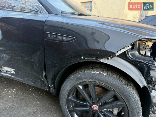 Черный Ягуар E-Pace, объемом двигателя 2 л и пробегом 18 тыс. км за 14300 $, фото 11 на Automoto.ua