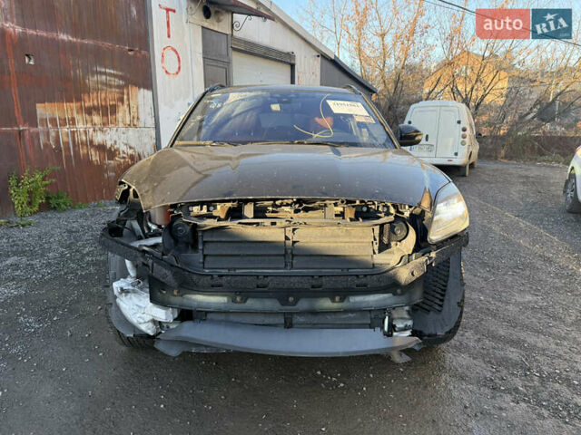 Черный Ягуар E-Pace, объемом двигателя 2 л и пробегом 18 тыс. км за 14300 $, фото 7 на Automoto.ua