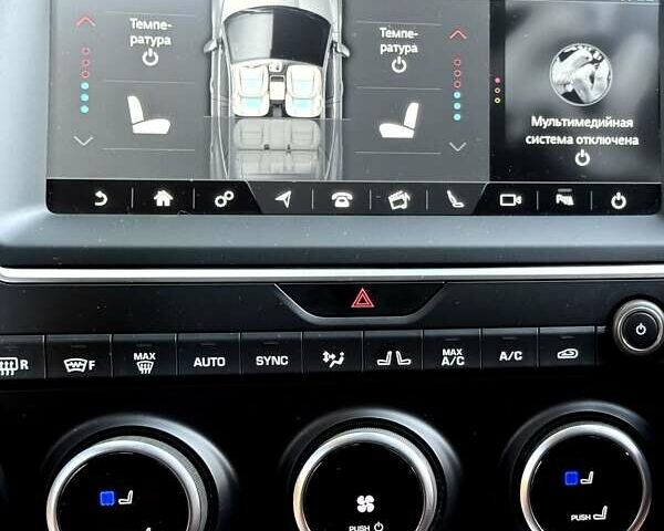 Черный Ягуар E-Pace, объемом двигателя 2 л и пробегом 60 тыс. км за 35000 $, фото 14 на Automoto.ua