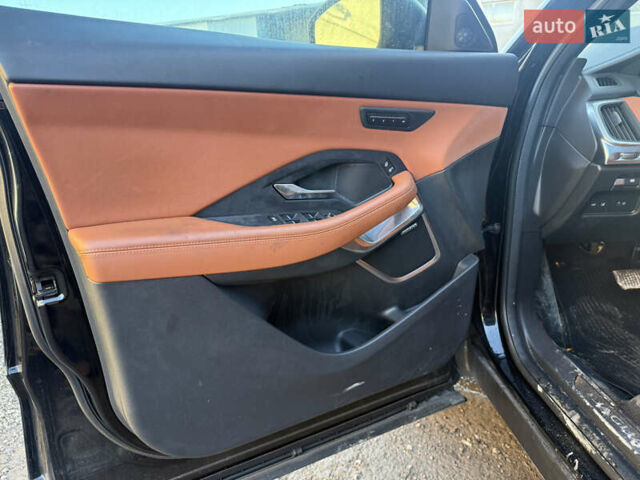 Черный Ягуар E-Pace, объемом двигателя 2 л и пробегом 18 тыс. км за 14300 $, фото 38 на Automoto.ua