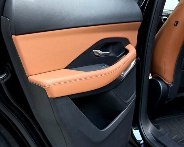 Черный Ягуар E-Pace, объемом двигателя 2 л и пробегом 60 тыс. км за 35000 $, фото 17 на Automoto.ua