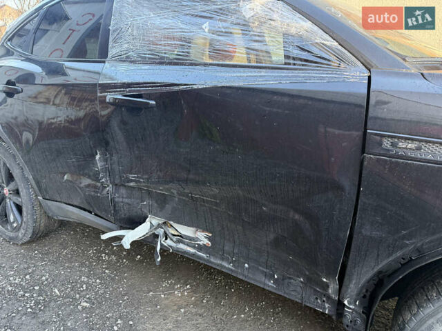 Черный Ягуар E-Pace, объемом двигателя 2 л и пробегом 18 тыс. км за 14300 $, фото 13 на Automoto.ua