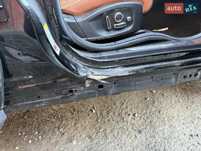 Черный Ягуар E-Pace, объемом двигателя 2 л и пробегом 18 тыс. км за 14300 $, фото 23 на Automoto.ua