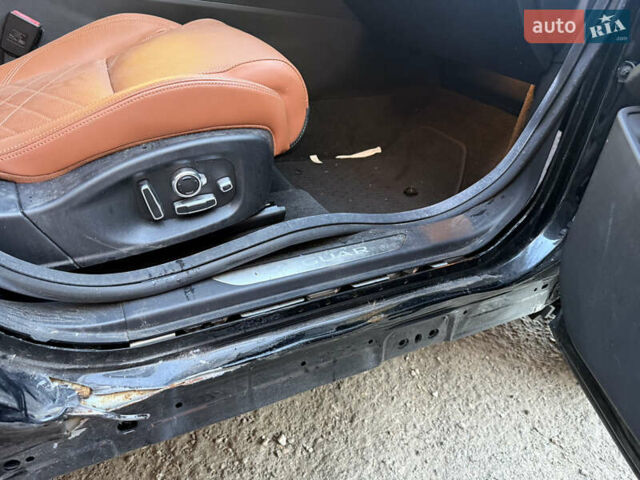 Черный Ягуар E-Pace, объемом двигателя 2 л и пробегом 18 тыс. км за 14300 $, фото 24 на Automoto.ua