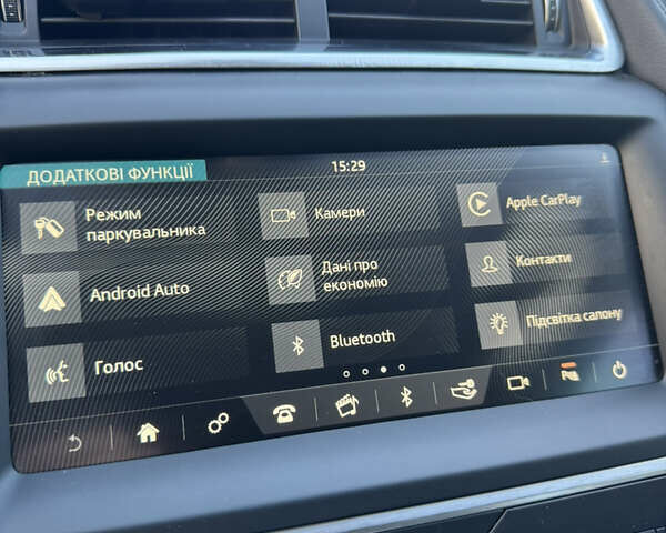 Черный Ягуар E-Pace, объемом двигателя 2 л и пробегом 80 тыс. км за 17800 $, фото 2 на Automoto.ua