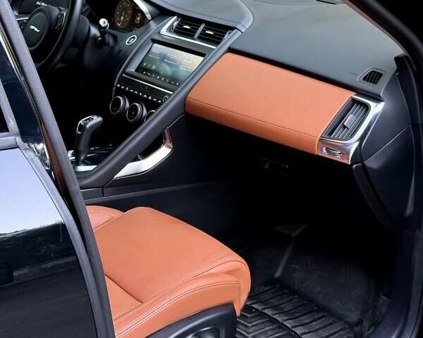 Черный Ягуар E-Pace, объемом двигателя 2 л и пробегом 60 тыс. км за 35000 $, фото 15 на Automoto.ua