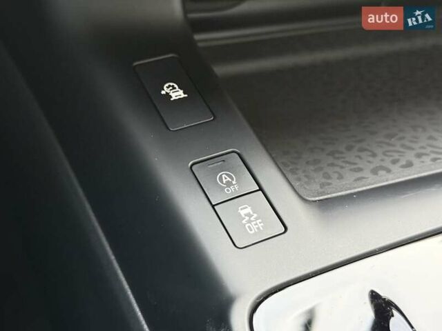 Черный Ягуар E-Pace, объемом двигателя 2 л и пробегом 38 тыс. км за 35500 $, фото 51 на Automoto.ua