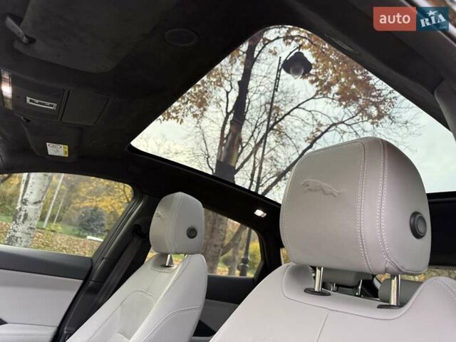 Черный Ягуар E-Pace, объемом двигателя 2 л и пробегом 38 тыс. км за 35500 $, фото 32 на Automoto.ua
