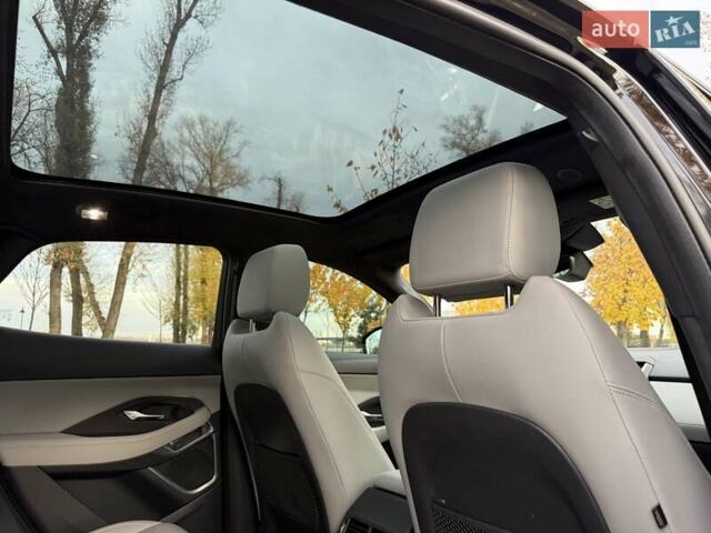 Черный Ягуар E-Pace, объемом двигателя 2 л и пробегом 38 тыс. км за 35500 $, фото 38 на Automoto.ua