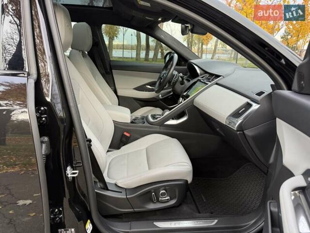 Черный Ягуар E-Pace, объемом двигателя 2 л и пробегом 38 тыс. км за 35500 $, фото 26 на Automoto.ua