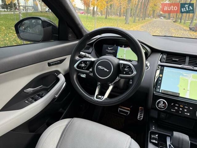 Черный Ягуар E-Pace, объемом двигателя 2 л и пробегом 38 тыс. км за 35500 $, фото 31 на Automoto.ua