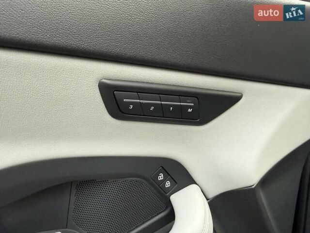 Черный Ягуар E-Pace, объемом двигателя 2 л и пробегом 38 тыс. км за 35500 $, фото 41 на Automoto.ua