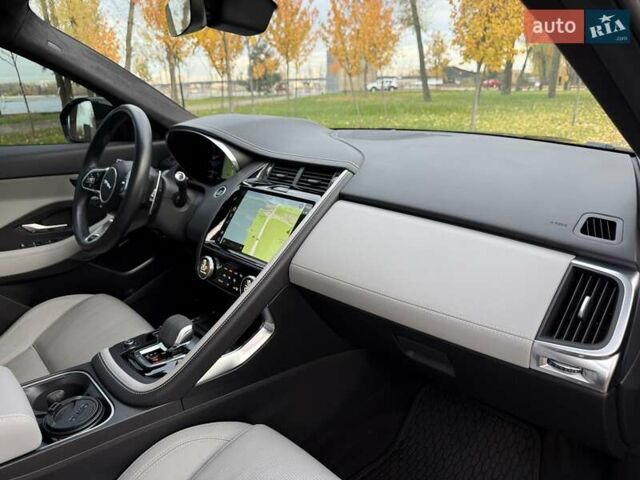Черный Ягуар E-Pace, объемом двигателя 2 л и пробегом 38 тыс. км за 35500 $, фото 28 на Automoto.ua
