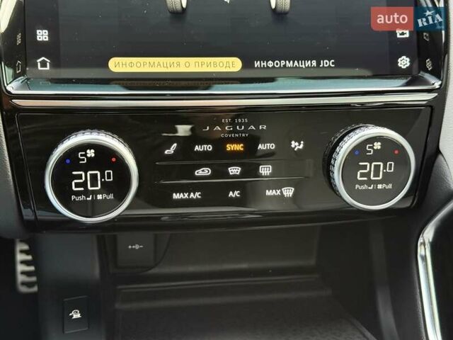 Черный Ягуар E-Pace, объемом двигателя 2 л и пробегом 38 тыс. км за 35500 $, фото 49 на Automoto.ua