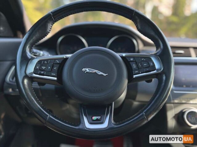 Красный Ягуар E-Pace, объемом двигателя 2 л и пробегом 136 тыс. км за 31900 $, фото 21 на Automoto.ua