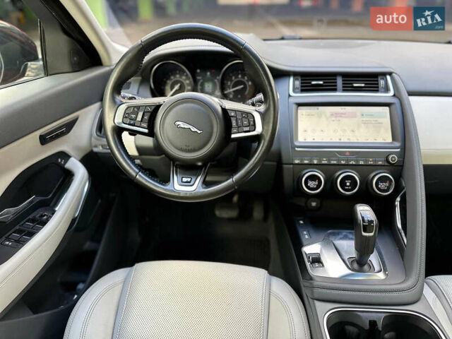 Червоний Ягуар E-Pace, об'ємом двигуна 2 л та пробігом 102 тис. км за 23000 $, фото 22 на Automoto.ua