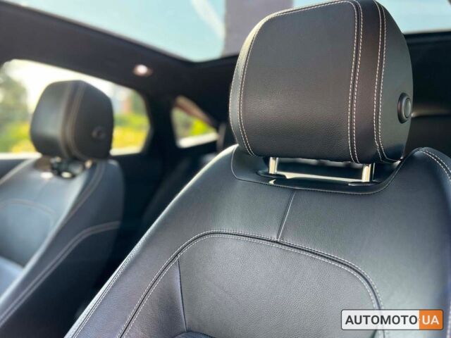 Красный Ягуар E-Pace, объемом двигателя 2 л и пробегом 136 тыс. км за 31900 $, фото 18 на Automoto.ua