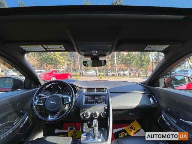 Красный Ягуар E-Pace, объемом двигателя 2 л и пробегом 136 тыс. км за 31900 $, фото 13 на Automoto.ua