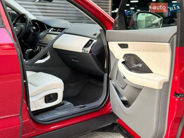Червоний Ягуар E-Pace, об'ємом двигуна 2 л та пробігом 102 тис. км за 23000 $, фото 20 на Automoto.ua