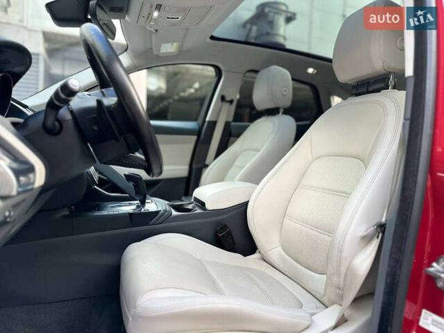 Червоний Ягуар E-Pace, об'ємом двигуна 2 л та пробігом 102 тис. км за 23000 $, фото 15 на Automoto.ua