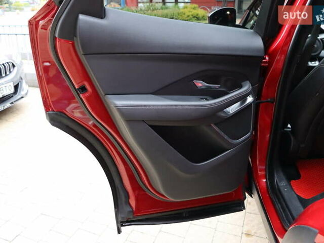 Красный Ягуар E-Pace, объемом двигателя 2 л и пробегом 141 тыс. км за 25900 $, фото 33 на Automoto.ua