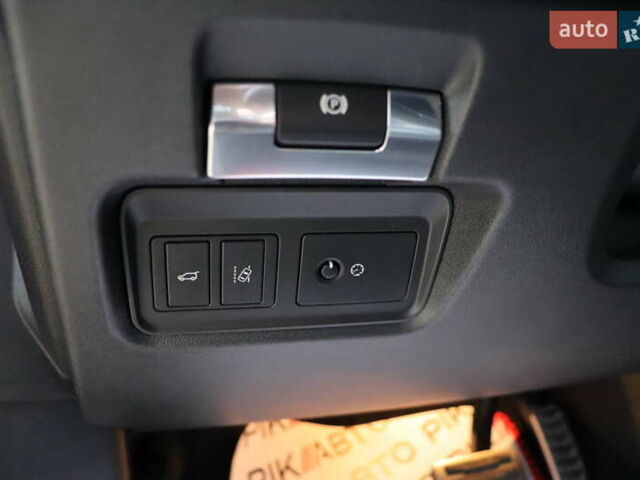 Красный Ягуар E-Pace, объемом двигателя 2 л и пробегом 141 тыс. км за 25900 $, фото 17 на Automoto.ua