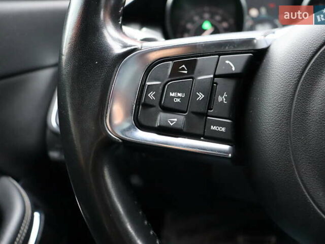 Красный Ягуар E-Pace, объемом двигателя 2 л и пробегом 141 тыс. км за 25900 $, фото 21 на Automoto.ua