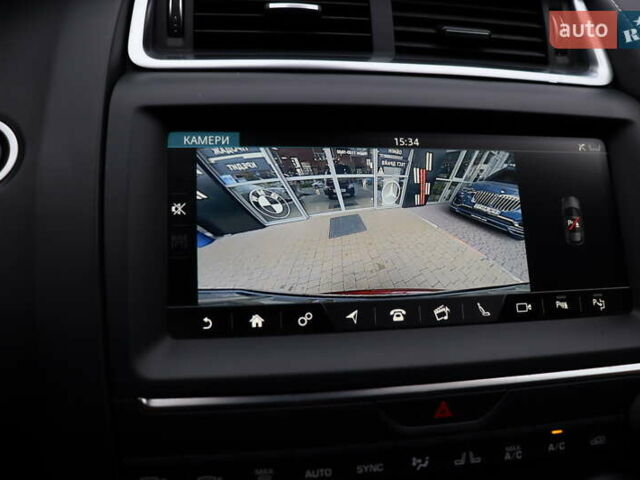 Красный Ягуар E-Pace, объемом двигателя 2 л и пробегом 141 тыс. км за 25900 $, фото 31 на Automoto.ua