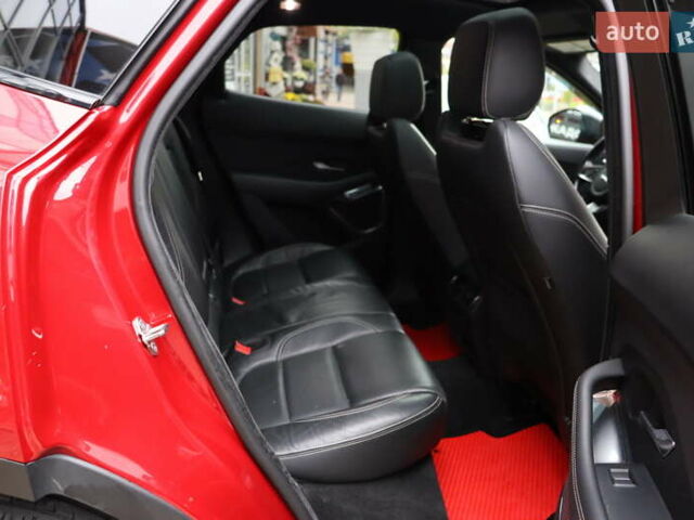 Красный Ягуар E-Pace, объемом двигателя 2 л и пробегом 141 тыс. км за 25900 $, фото 40 на Automoto.ua