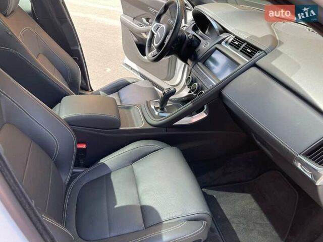 Ягуар E-Pace, объемом двигателя 2 л и пробегом 48 тыс. км за 24500 $, фото 2 на Automoto.ua