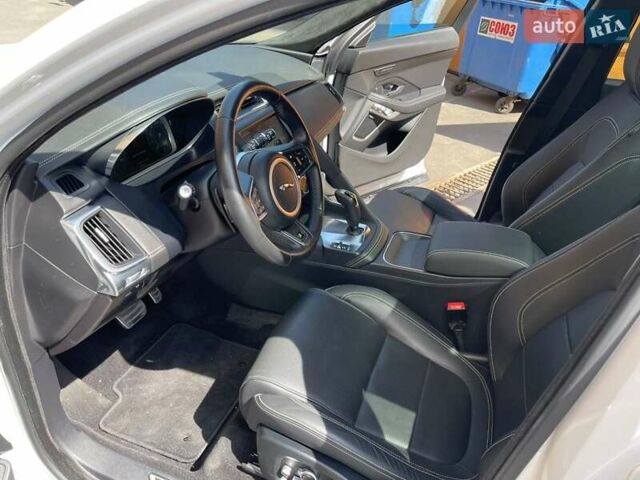 Ягуар E-Pace, объемом двигателя 2 л и пробегом 48 тыс. км за 24500 $, фото 9 на Automoto.ua