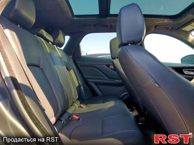 Ягуар E-Pace, объемом двигателя 2 л и пробегом 96 тыс. км за 17850 $, фото 5 на Automoto.ua