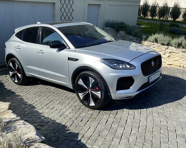 Серый Ягуар E-Pace, объемом двигателя 2 л и пробегом 67 тыс. км за 26000 $, фото 2 на Automoto.ua