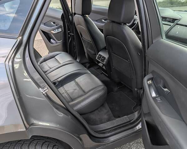 Серый Ягуар E-Pace, объемом двигателя 2 л и пробегом 90 тыс. км за 25000 $, фото 24 на Automoto.ua