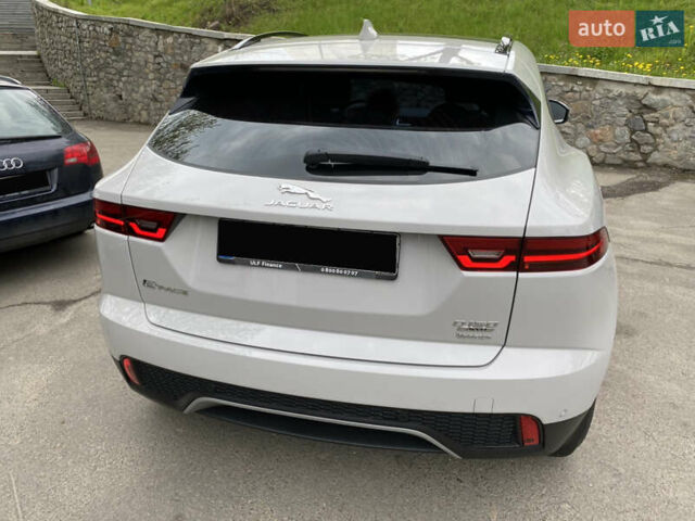 Серый Ягуар E-Pace, объемом двигателя 2 л и пробегом 31 тыс. км за 27500 $, фото 7 на Automoto.ua