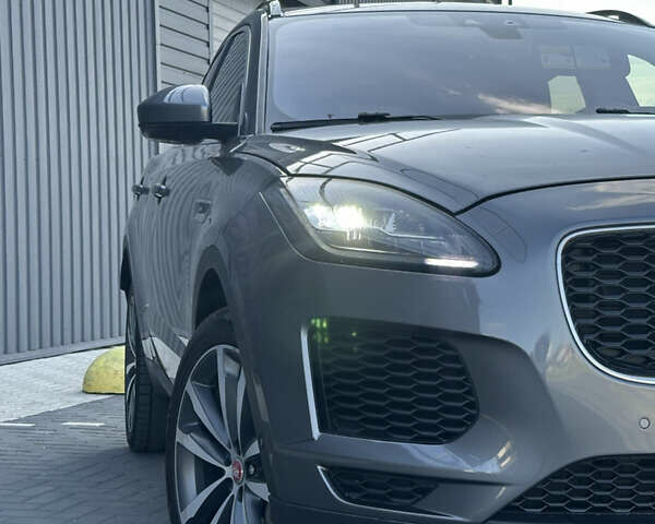 Серый Ягуар E-Pace, объемом двигателя 2 л и пробегом 73 тыс. км за 24000 $, фото 2 на Automoto.ua