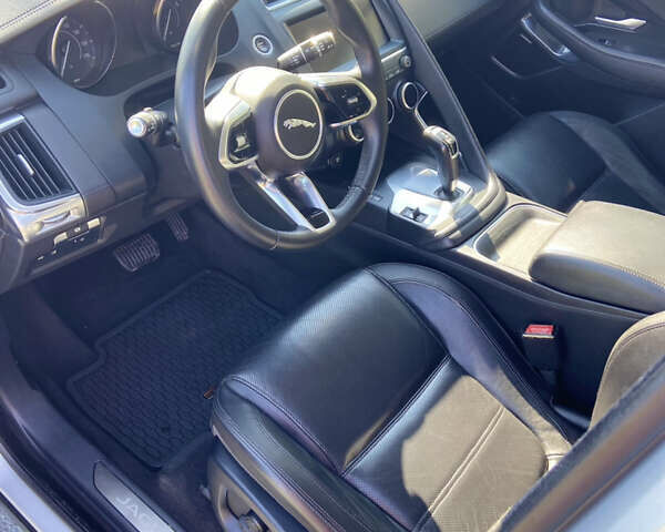 Серый Ягуар E-Pace, объемом двигателя 2 л и пробегом 67 тыс. км за 26000 $, фото 23 на Automoto.ua
